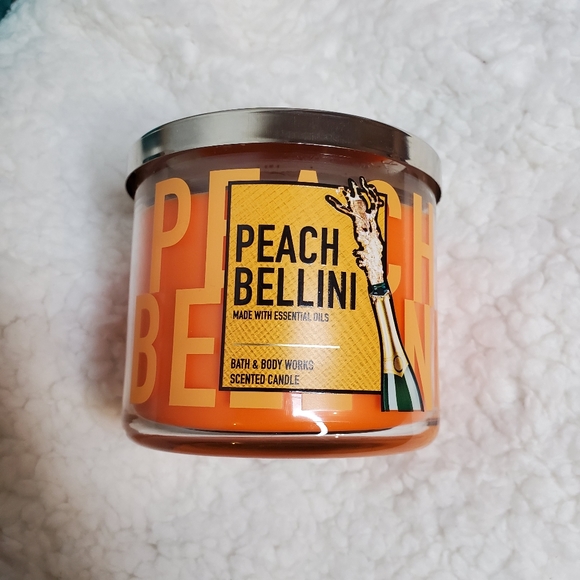 Bath & Body Works 3 Wick Candles NEW - Picture 6 of 15